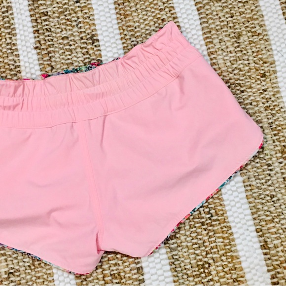 Lululemon hottie hot shorts reversible floral flowers blush pink sports … - Picture 10 of 10